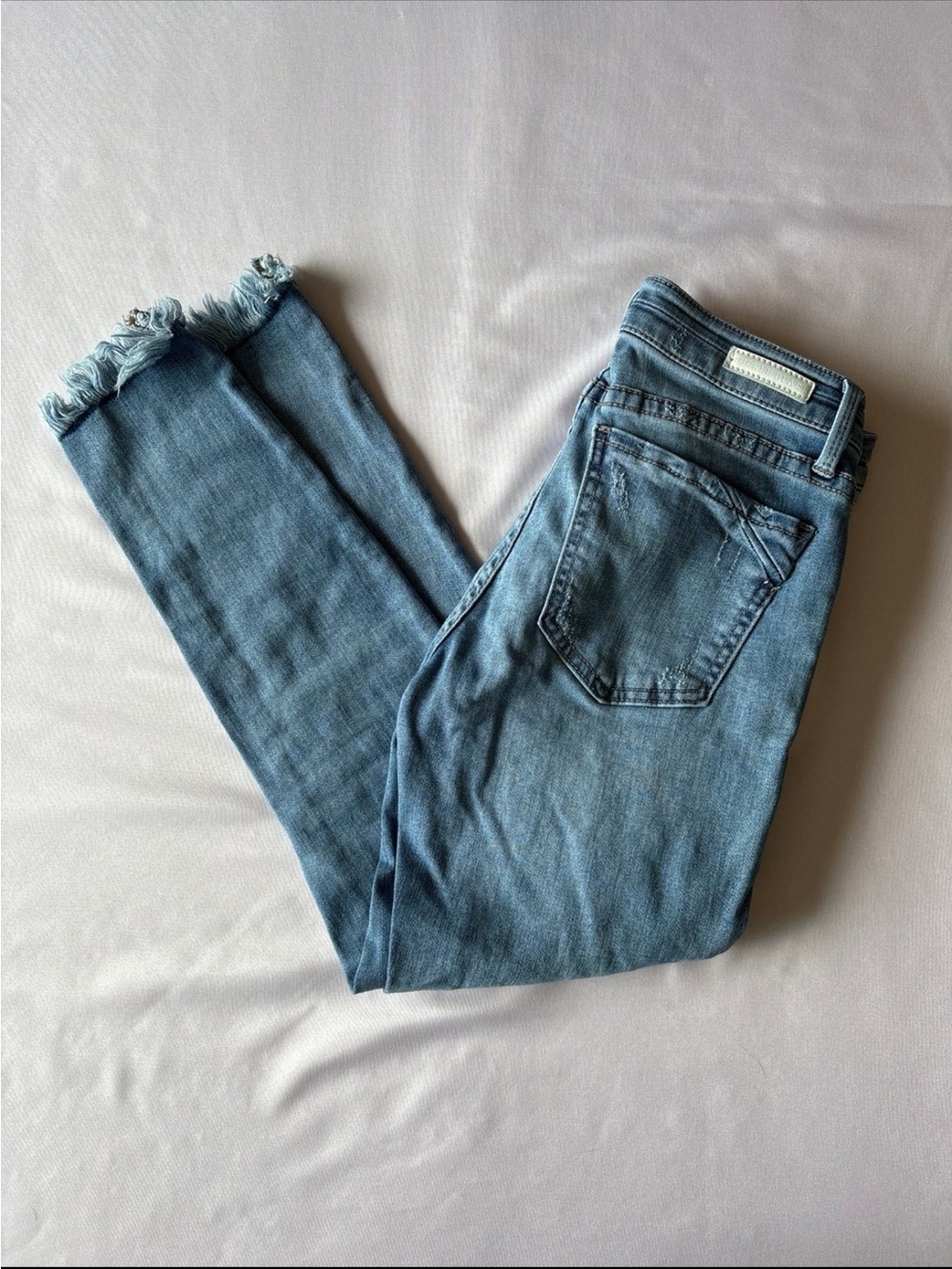 Buckle Black Medium Blue Frayed Hem Ankle Jeans